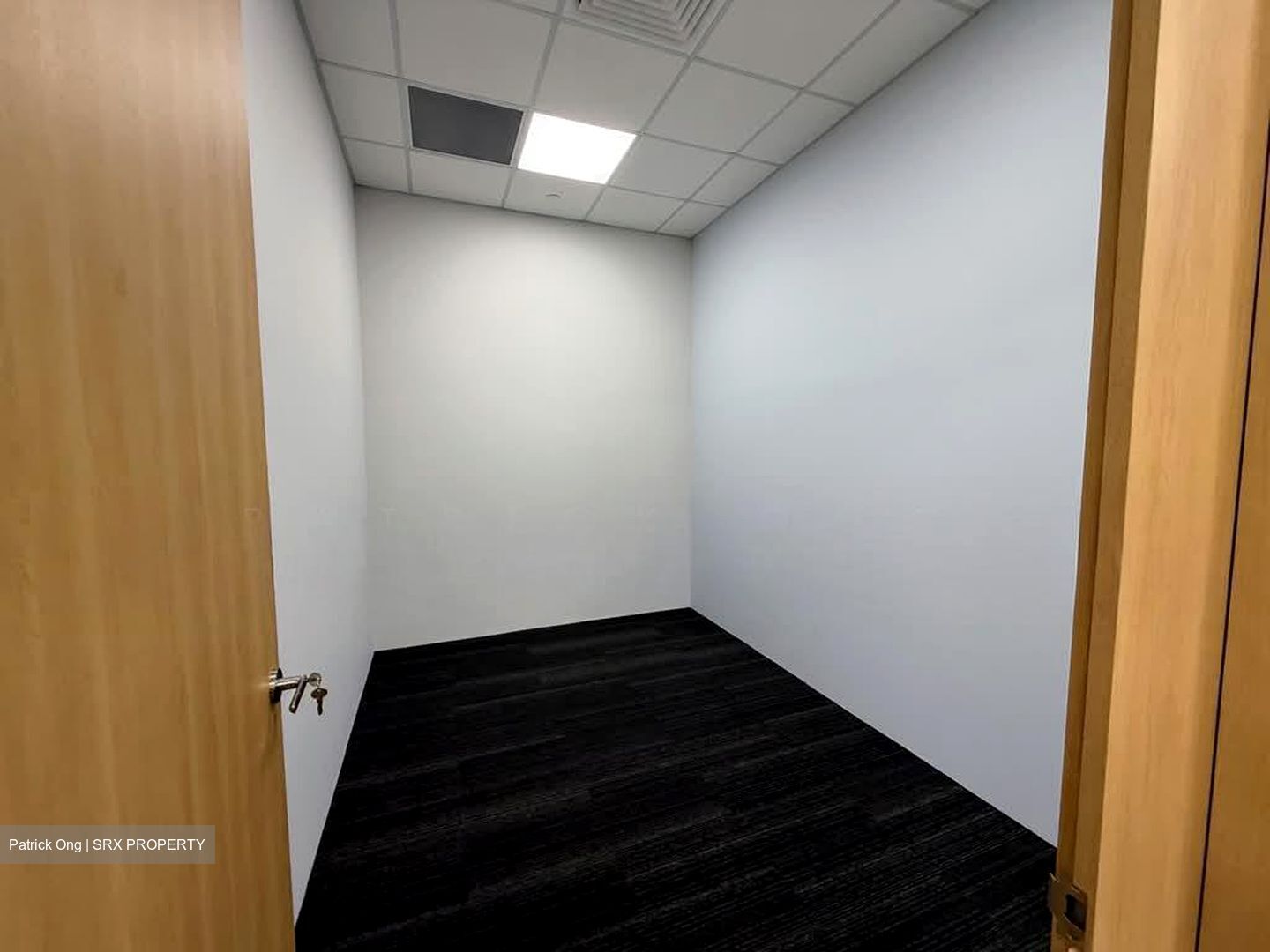 Parakou Building (D1), Office #581716491